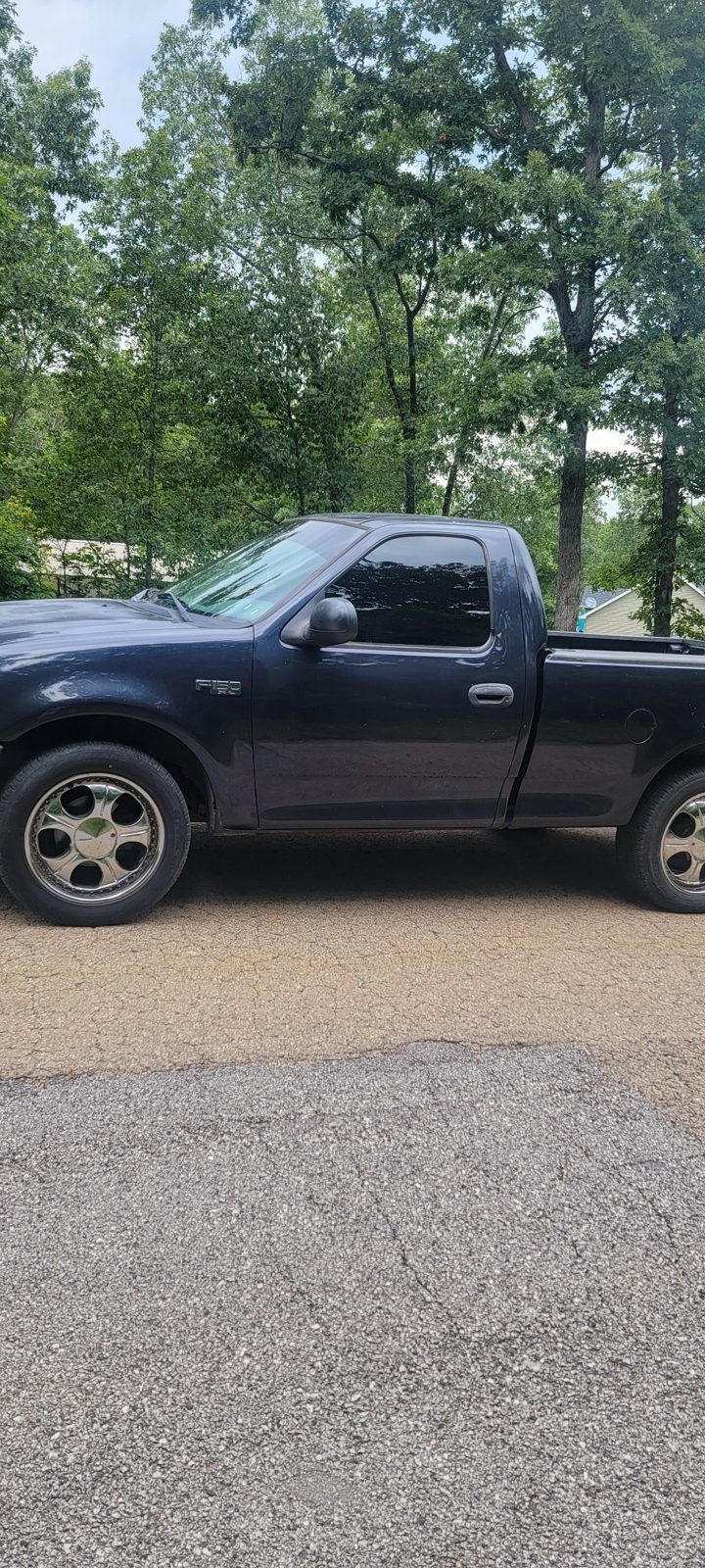 Ford F-150 mobile auto glass replacement service in St. Louis Missouri