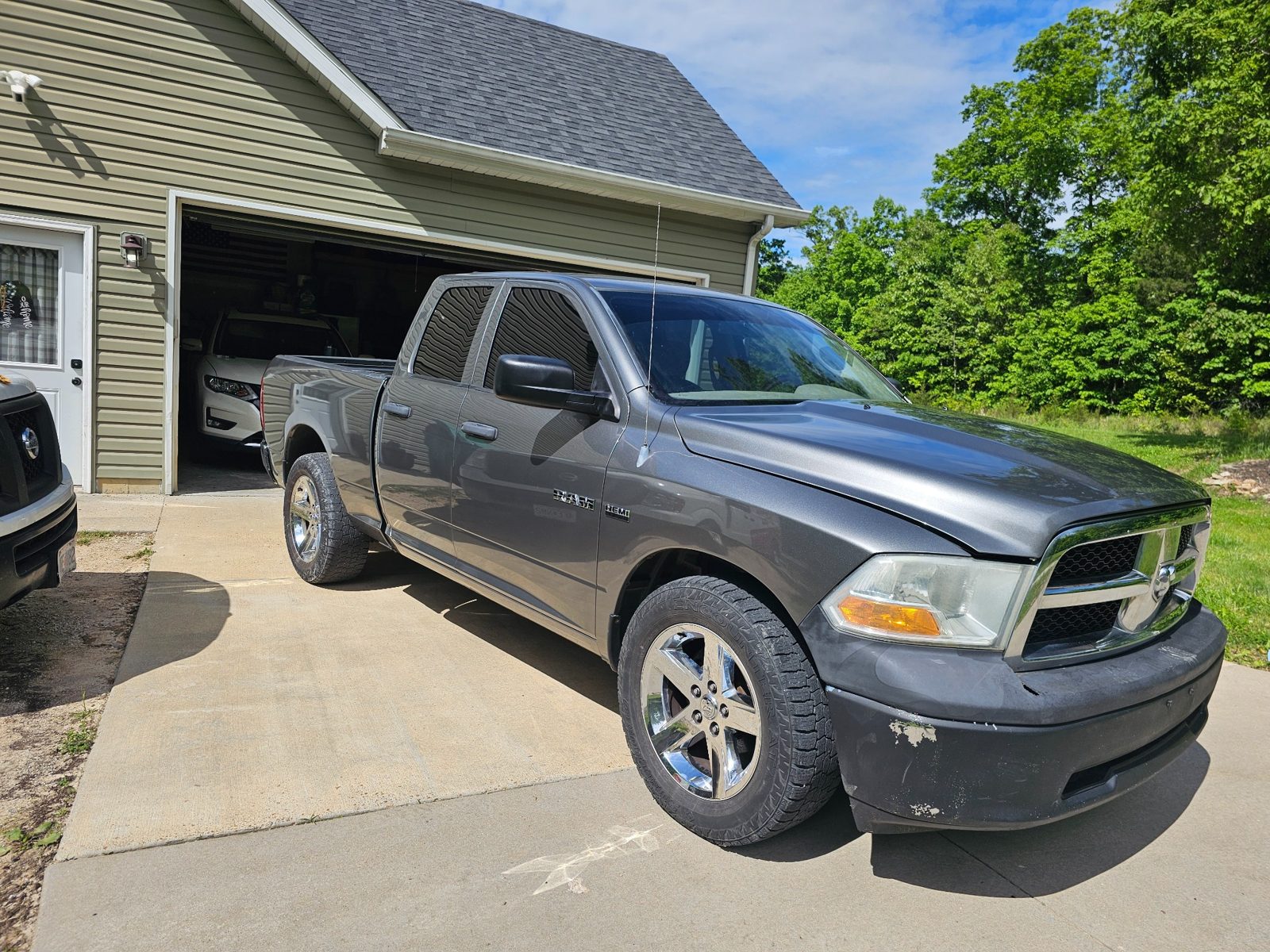 Mobile pickup truck windshield replacement service by Auto Glass Xpress in St. Louis Missouri
