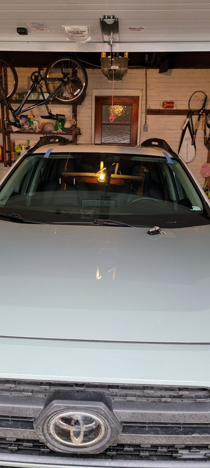 Mobile Toyota windshield replacement service at customer home in St. Louis Missouri