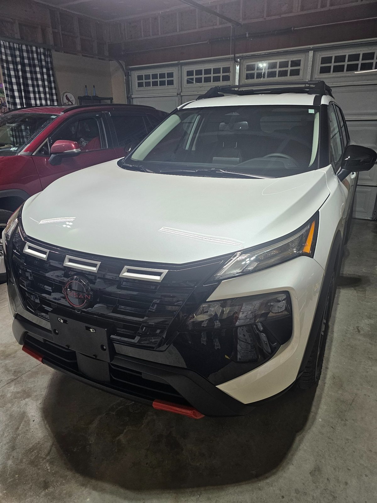 Nissan windshield replacement by Auto Glass Xpress in St. Louis Missouri
